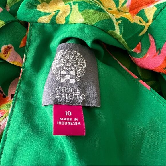 Vince Camuto Green Floral Halter Dress
Size 10 - Picture 6 of 7